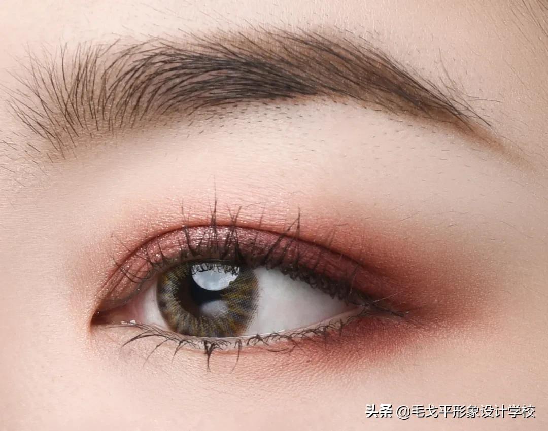 眼妆怎么画法干净不会显脏,眼妆怎么画干净好看