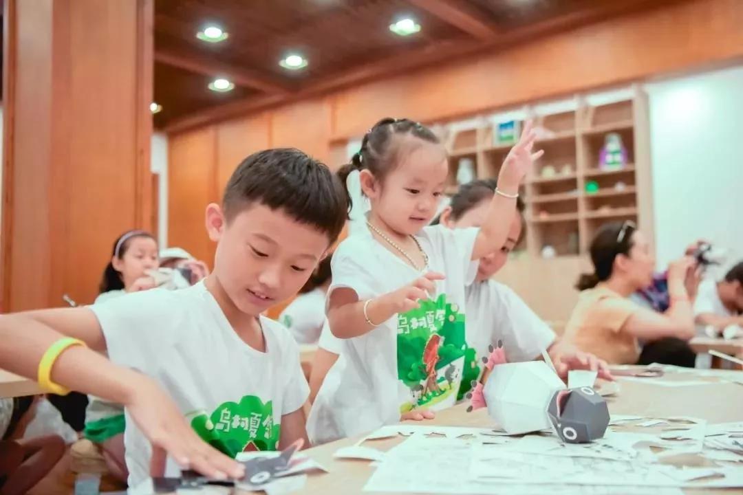 用正方形纸折出的立体中国龙,我们用一张纸做出立体龙