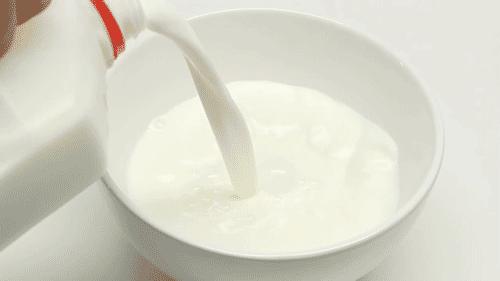 后背一个大硬疙瘩怎么去除,后背脂肪疙瘩怎么去除