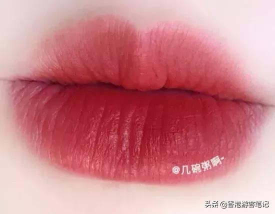 涂mac口红的女孩,涂mac小辣椒的美女