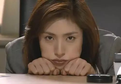 宝冢歌剧团男役可爱片段,宝冢歌剧团男役展示魅力