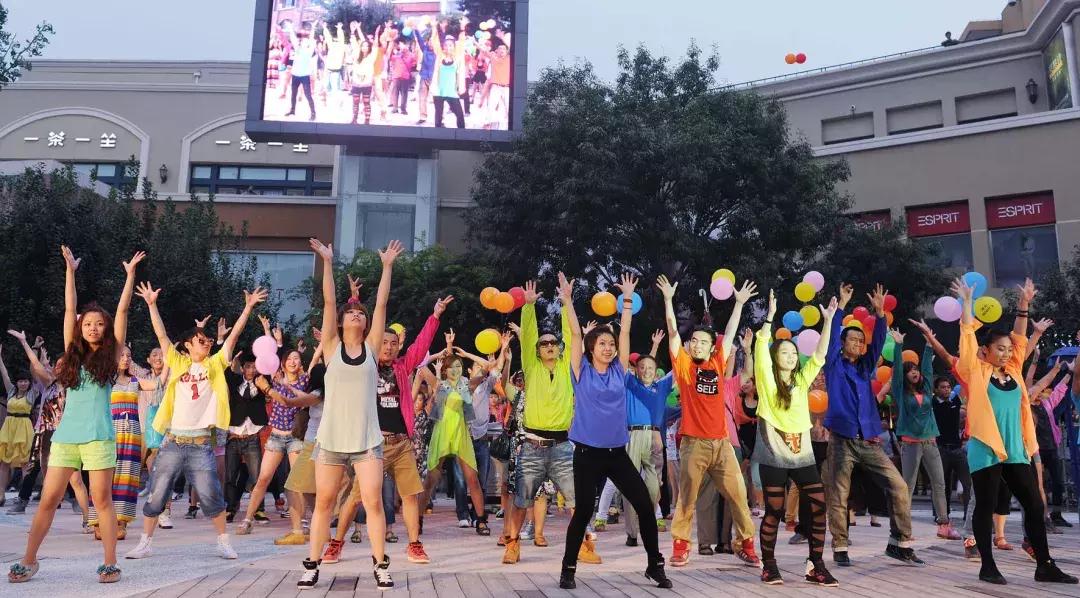 五棵松美食节在哪里,金源购物中心美食节在哪里