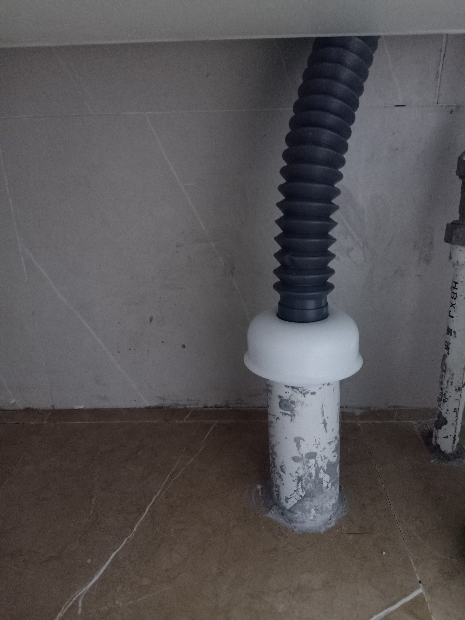 为什么洗衣机排水管不能直插地漏,洗衣机排水管插地漏冒水怎么解决