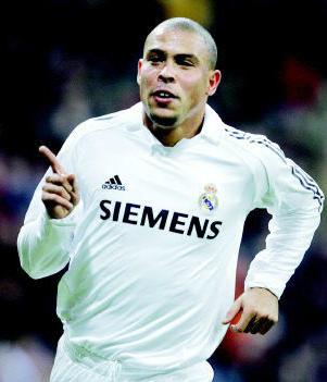 天下足球催泪旁白,天下足球催泪解说员是谁