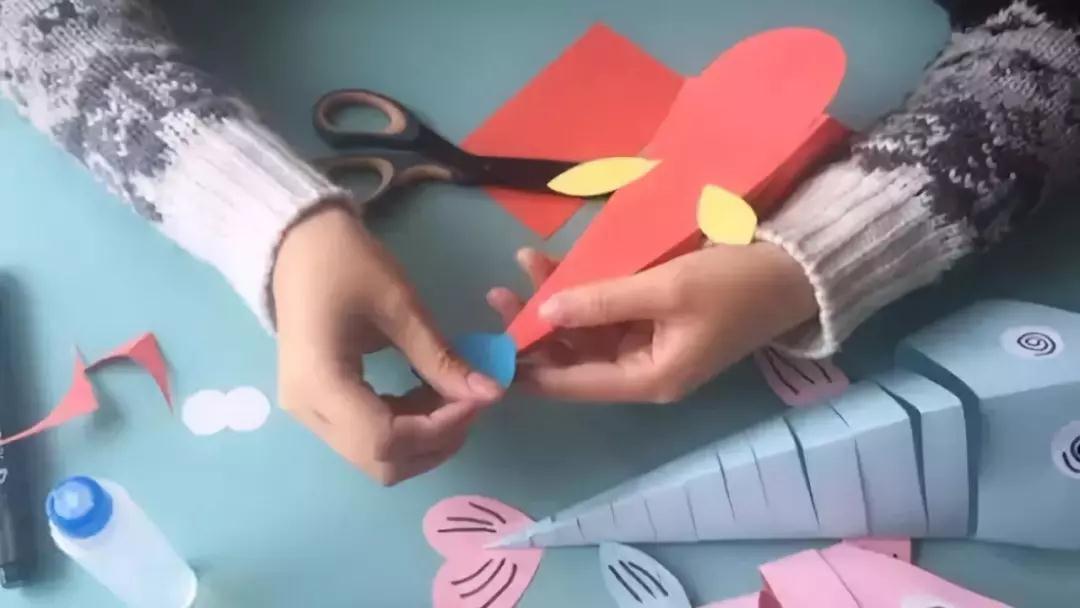 三角形卡通小鱼图片,彩色卡通小鱼图文