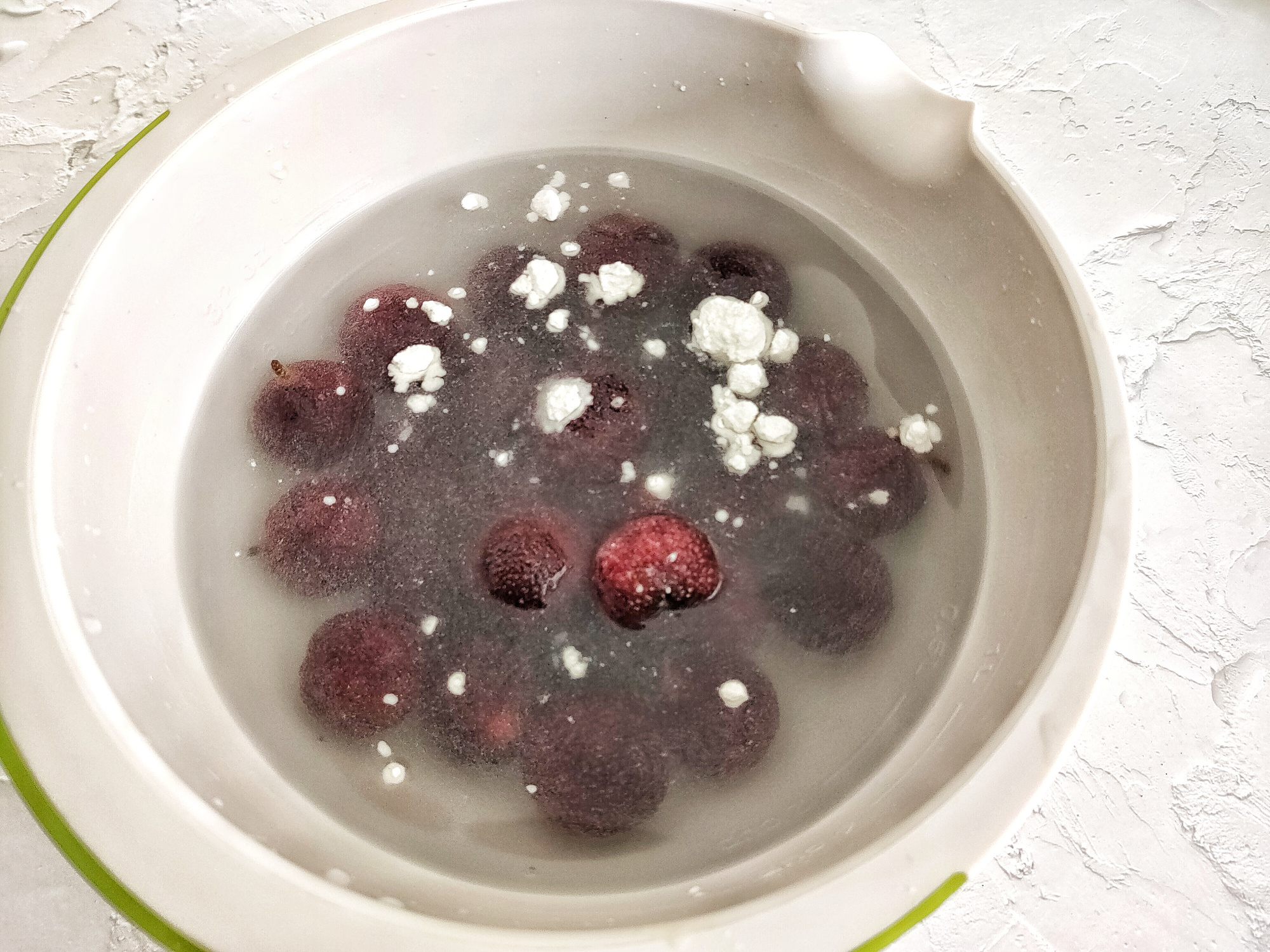 爱吃杨梅又害怕虫子的人,杨梅里面的虫子是可以直接吃的吗