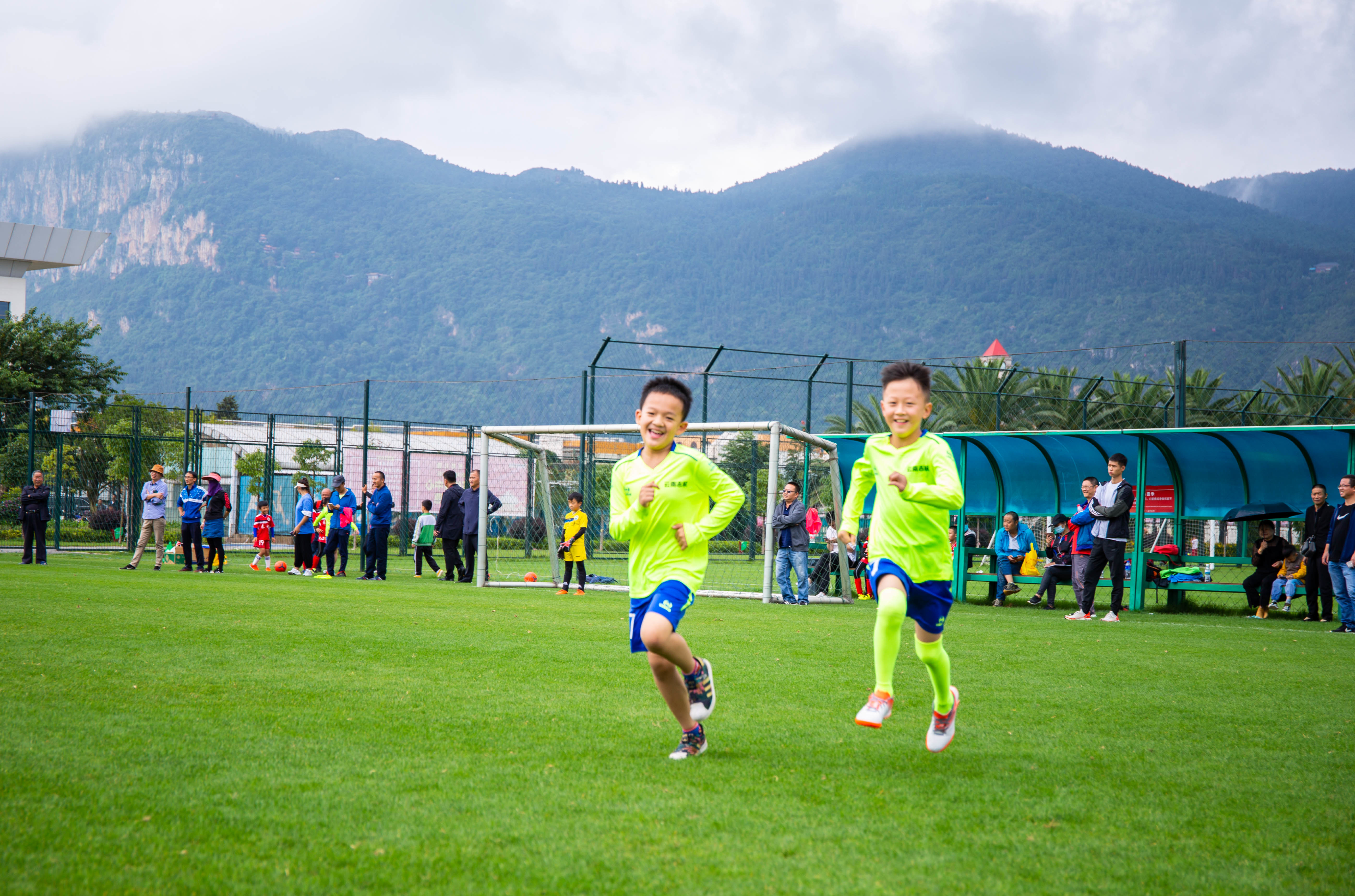 天冷更需要跑步,5天4夜足球冬令营