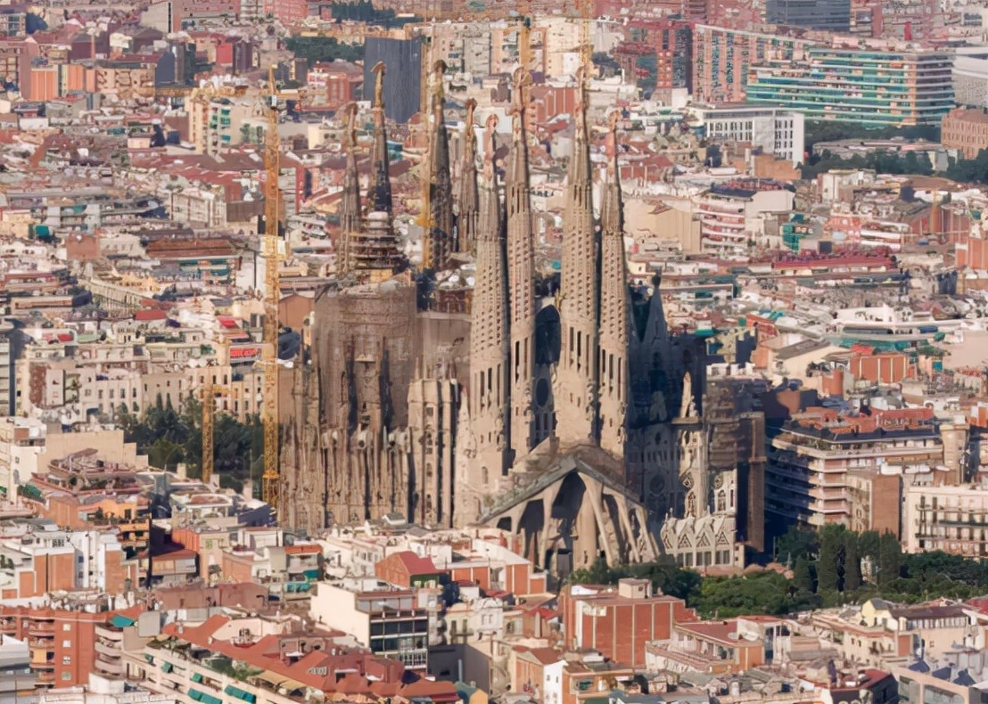 去西班牙留学值得吗,西班牙留学与俄罗斯留学哪个好