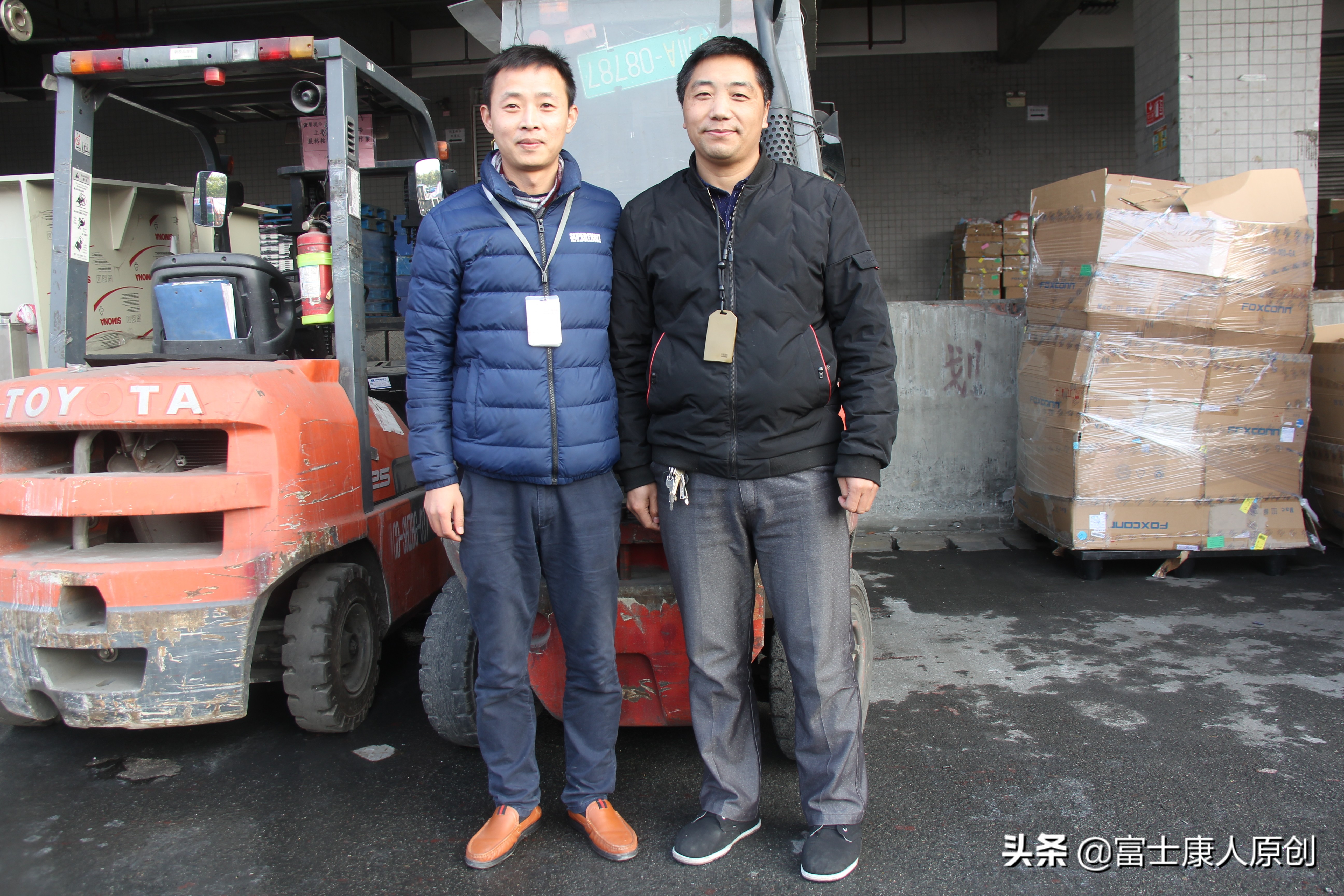 苦练叉车20年,农家小伙成富士康“车神”,到人民大会堂接受表彰