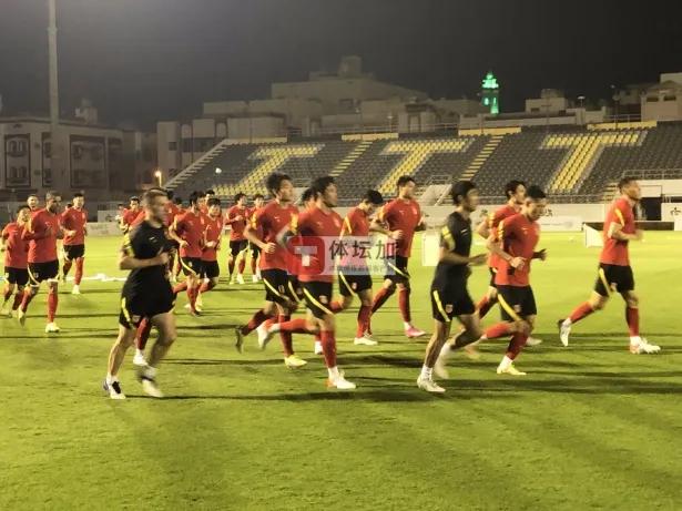 国足赶赴阿布扎比,国足队长蒿俊闵里皮