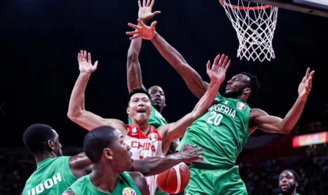 少年曾有凌云志洗尽铅华也从容！16年巅峰低谷，易建联的篮球人生