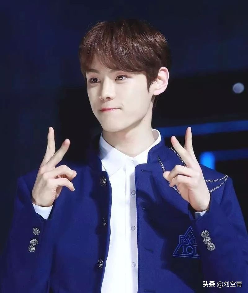 持刀抢劫学生,学生持刀抢劫男生寝室案