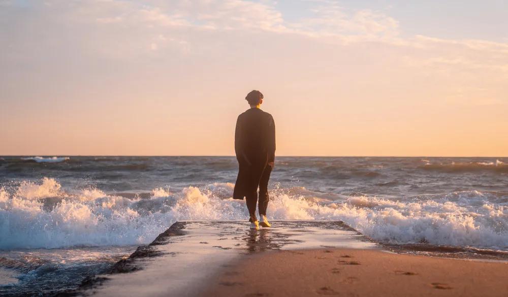 人的气场强大的十个表现,气场强大到让人紧张压抑