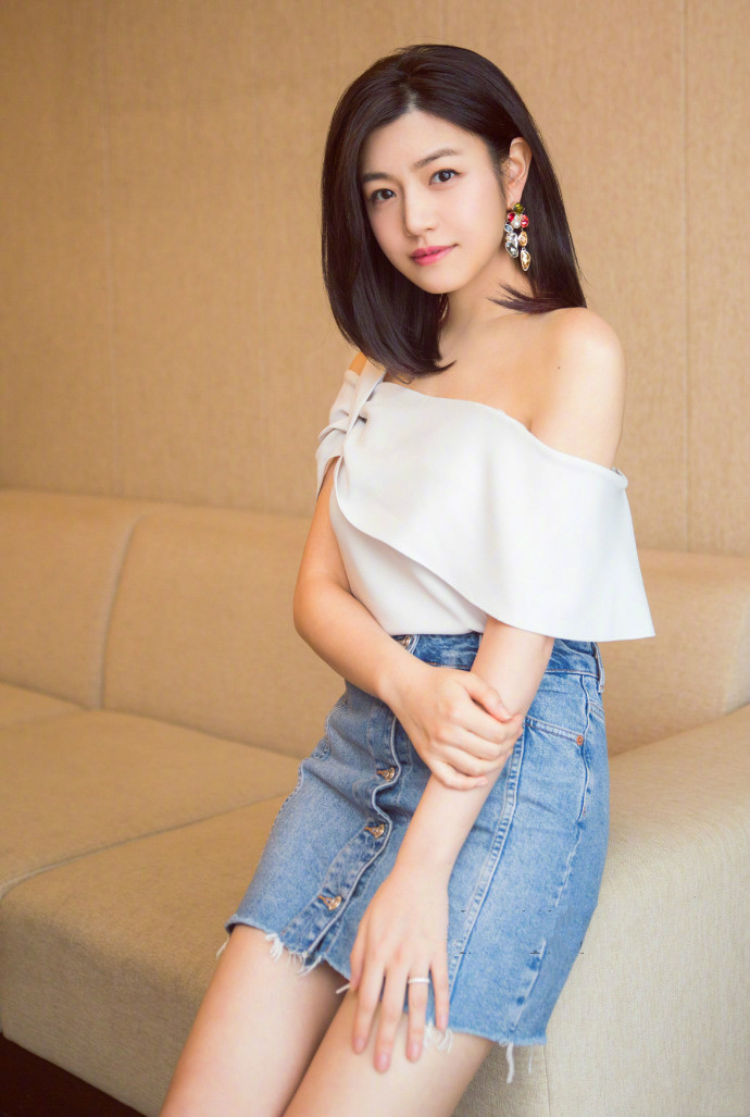 圆脸放弃黑长直,圆脸适合长发鲻鱼头还是黑长直