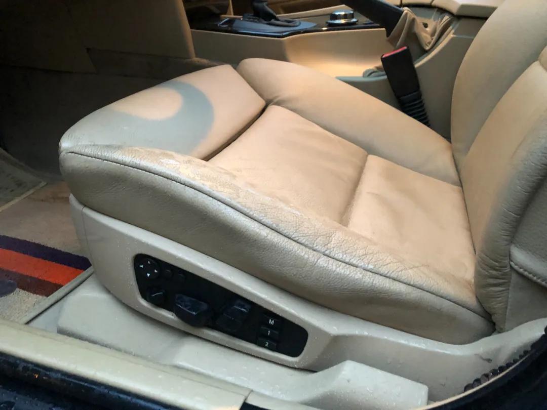 我，月薪2300，买了一辆巴伐利亚味的行政级轿车