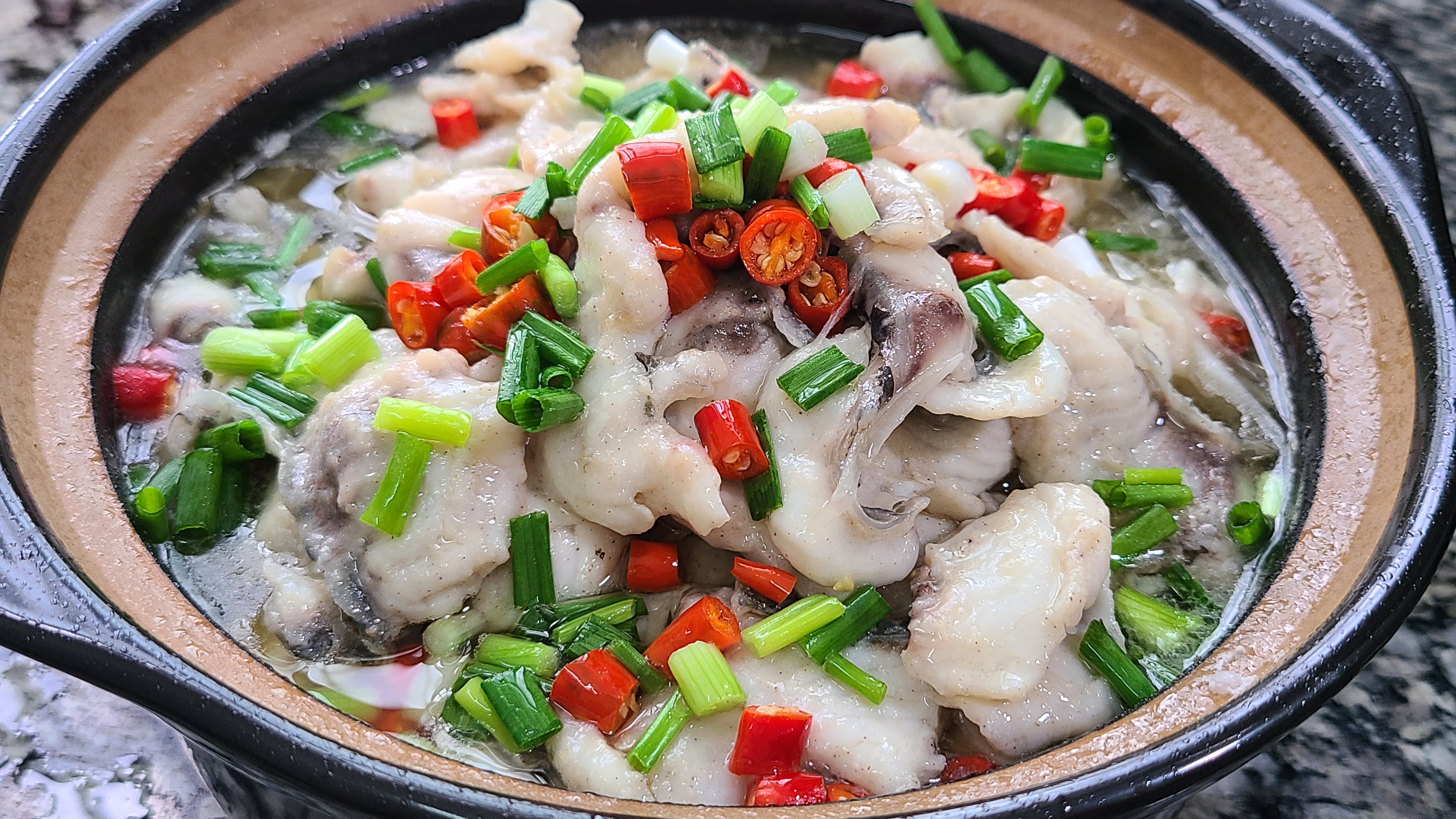 这一道萝卜炖鱼太香了,萝卜油豆腐炖鱼做法大全家常