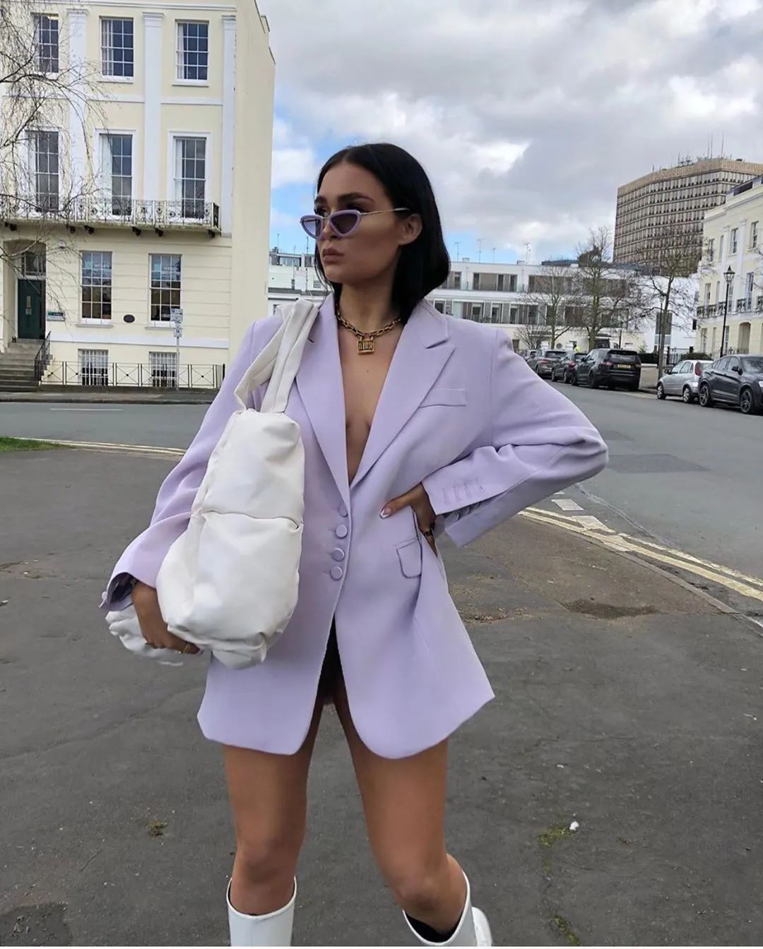 春夏就该选温柔挂！这个颜色的单品你衣柜里有吗？