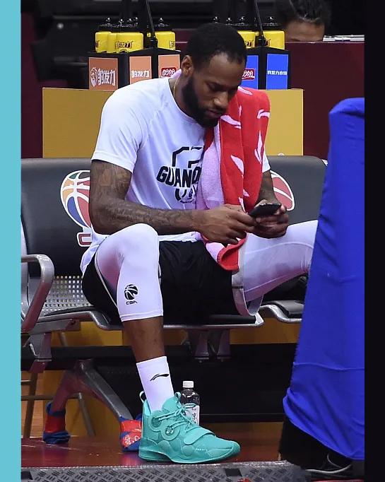 cba今日球鞋上脚一览,今日cba球鞋上脚一览