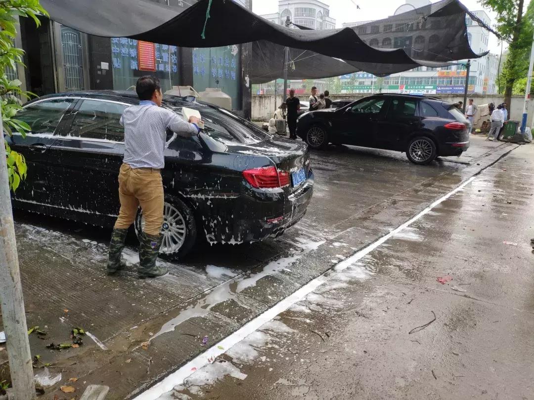 横峰：对新增“六小行业”开展排污专项整治