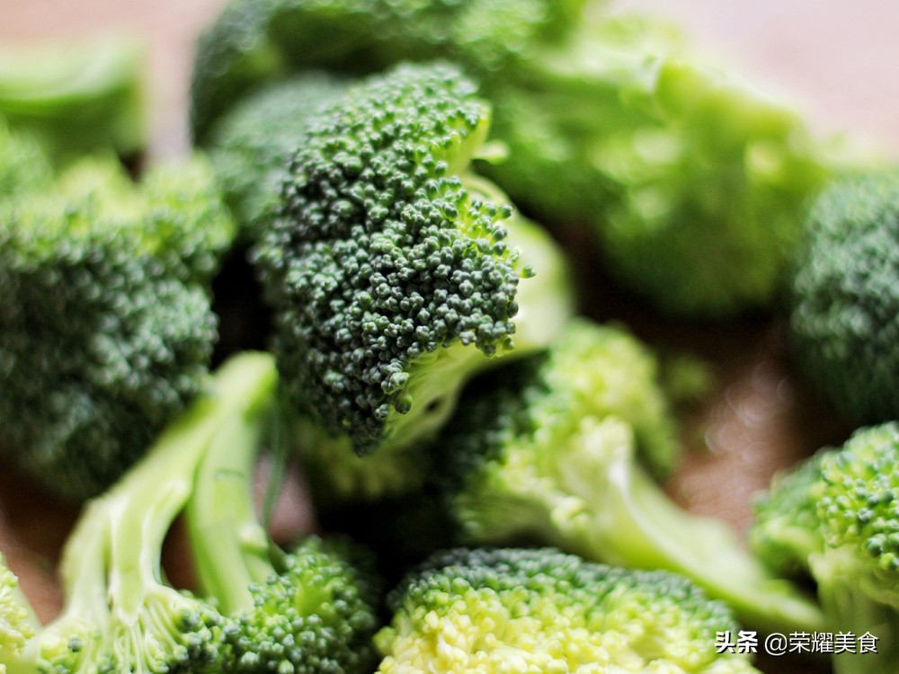 西兰花怎么清洗去小虫,西兰花怎么清洗不会掉那么多花