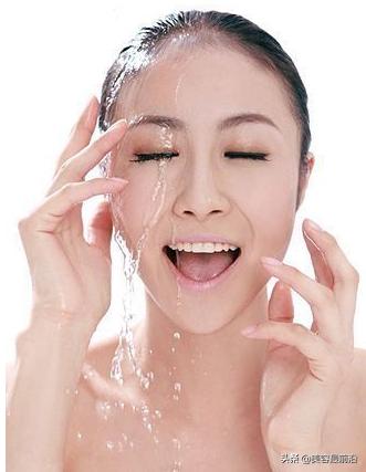 男生怎么把腿变更白,怎么才让自己变得更白呢