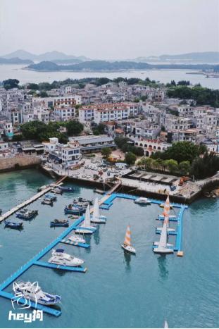 珠海玻璃天空之镜,珠海天空之镜跟日月贝近吗