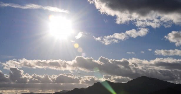 喷嚏一般是什么原因,打喷嚏的正确方式是什么