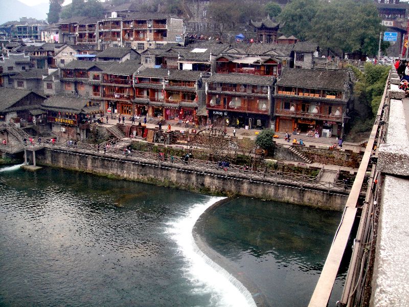 凤凰古城风景优美漂亮,凤凰古城被谁称作是最美的小城