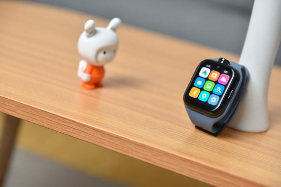 小天才q1r和华为儿童手表4pro区别 (华为儿童手表4pro与小天才z5a比较)