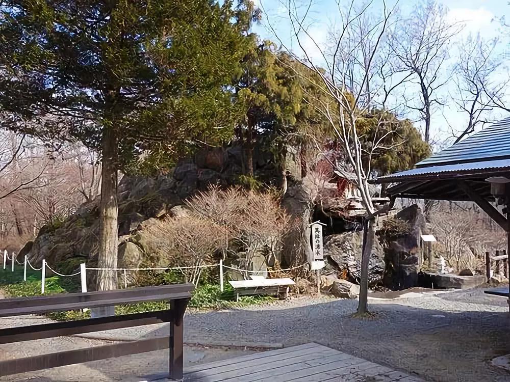 225亩公园能容纳多少人,225亩荒地