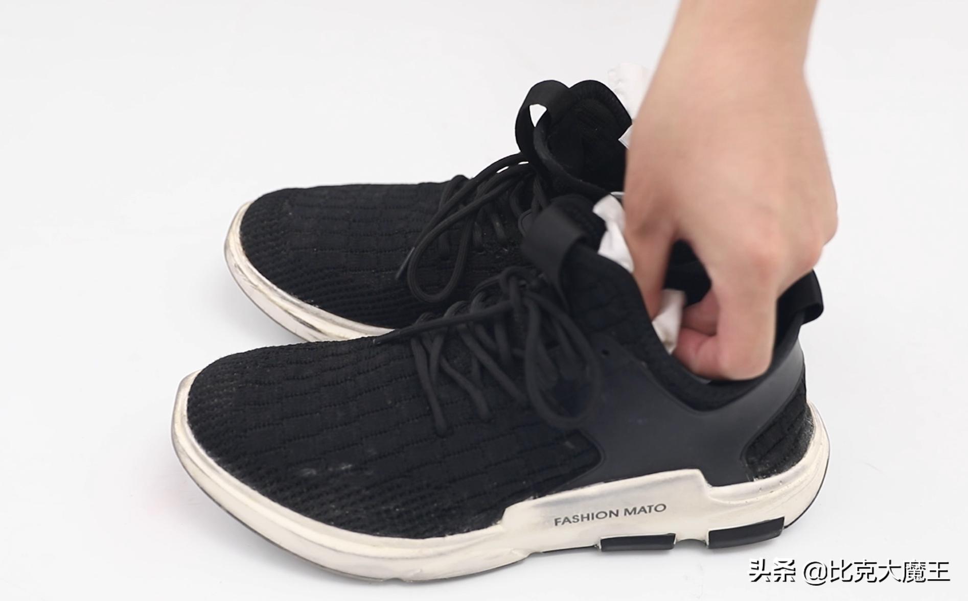 洗澡间的玻璃水垢怎么清洗,浴室玻璃水垢擦不掉怎么办