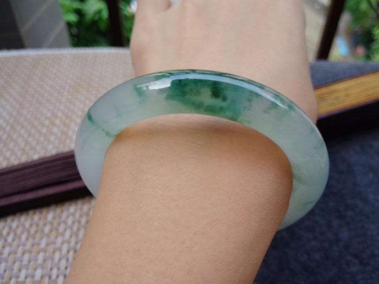 怡泰祥翡翠在国内翡翠品牌排名 (全国比较知名的翡翠品牌有哪些)