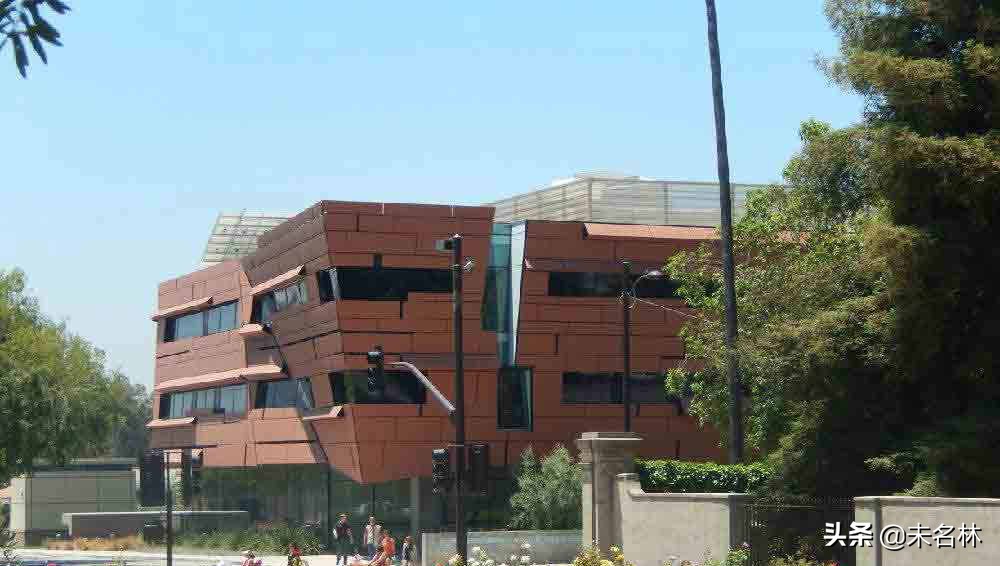 做得了学问，赛得了赛艇，还开得起派对，这样的世界名校太疯狂了