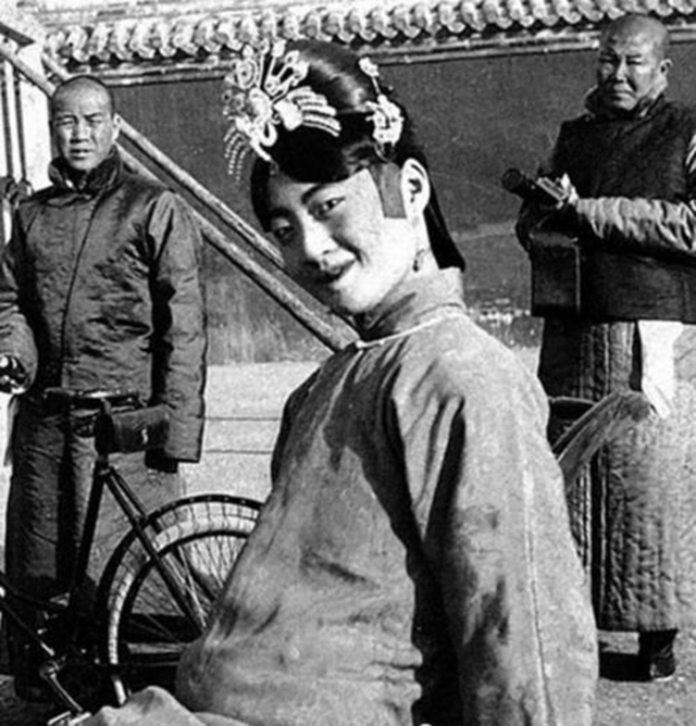 末代皇帝溥仪的自行车,溥仪自行车视频