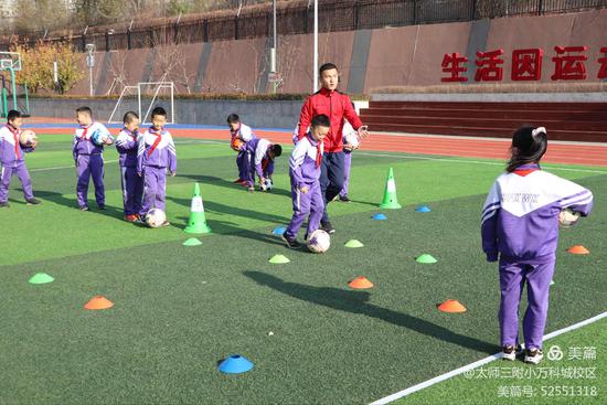 体育课堂生机勃勃,体育课堂趣味活动