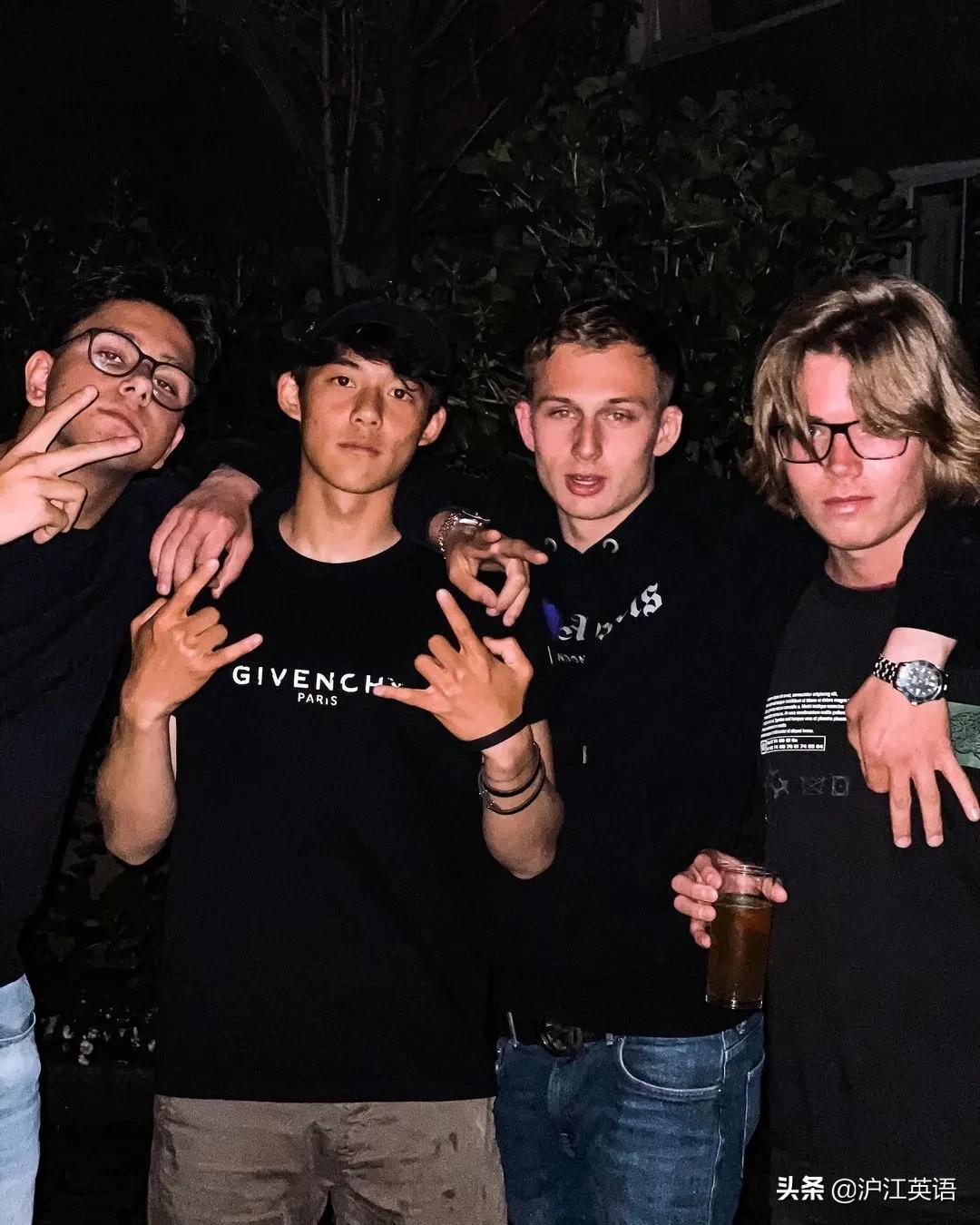 中国足球小将惊艳日本,18岁中国的足球小帅哥