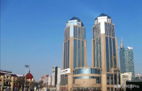 记忆中的哈尔滨-南岗体育场与“飞驰大坑”的故事