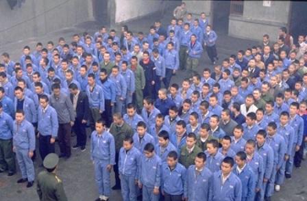 别给孩子无微不至的伤害,不要对孩子说恶毒的语言