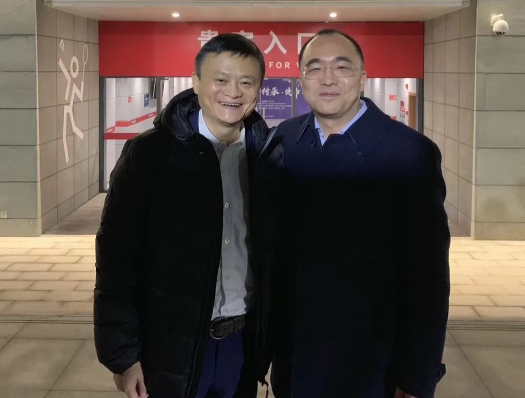 武汉16家方舱医院关门大吉，是时候曝光这位湖北首富了