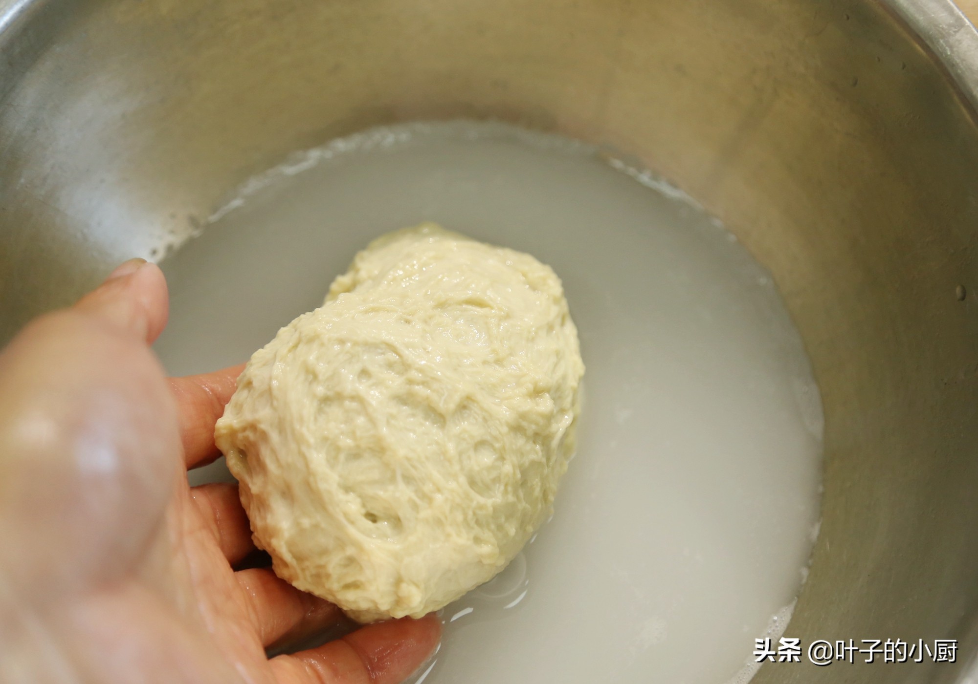 正宗凉皮做法超详细教程,正宗凉皮的做法与配方全过程