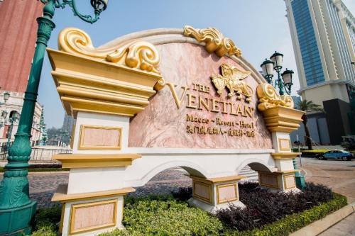 澳门哪家酒店附近购物最方便,澳门银河和威尼斯哪个购物好