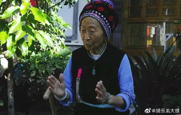 半个世纪前喜从天降上京汇演一念之差错过职业演艺生涯访何芳秀