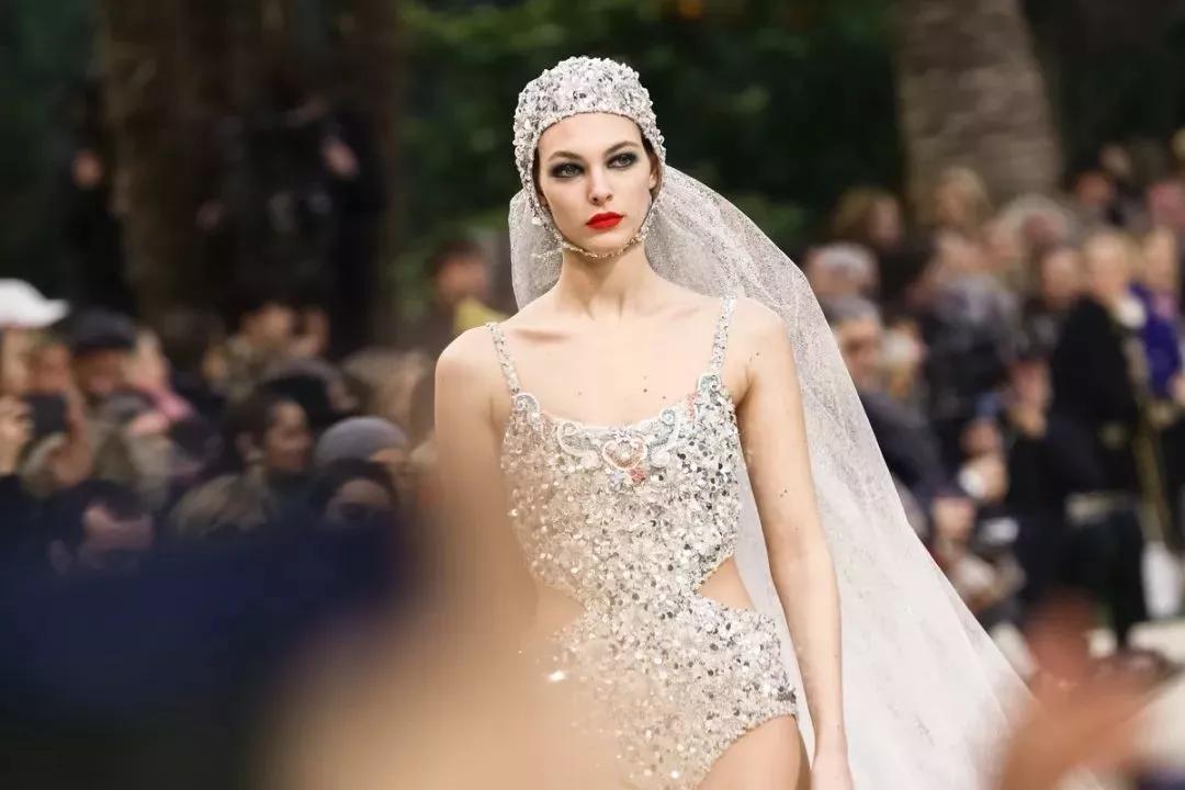 纽约秀场michaelkors,纽约时装周走秀视频女子