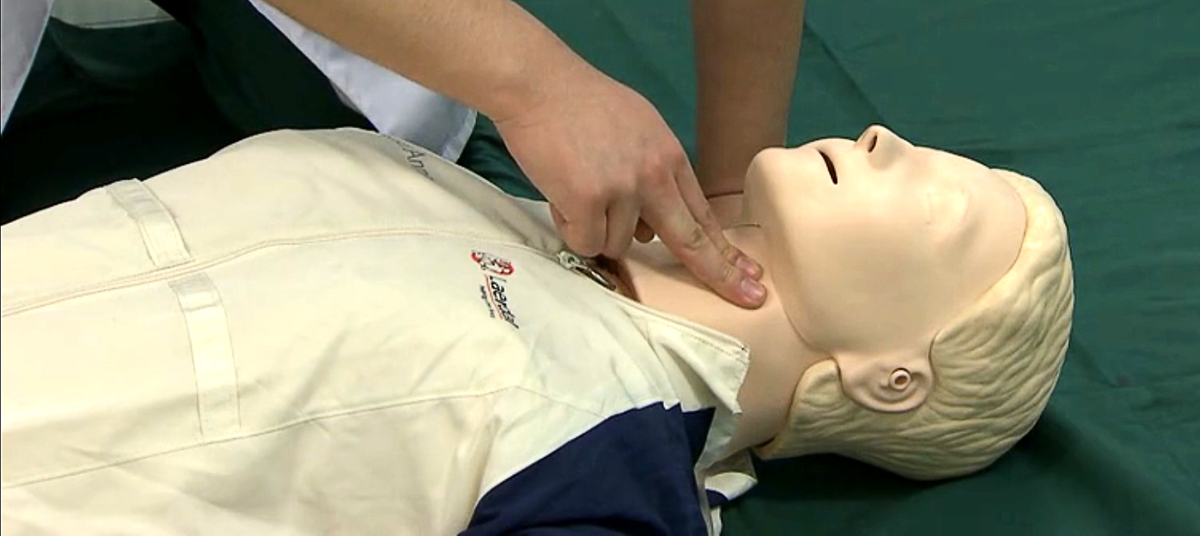 老人晕倒怎么排除是否中风,老年人晕倒病因