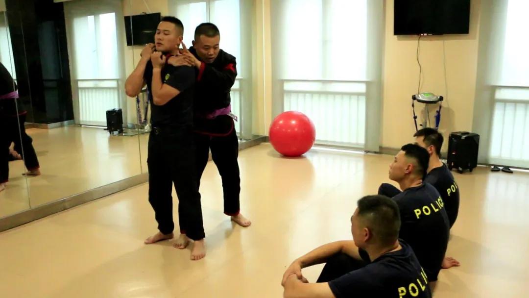 “攀”上更高峰——记全省“最美警务辅助人员”刘攀