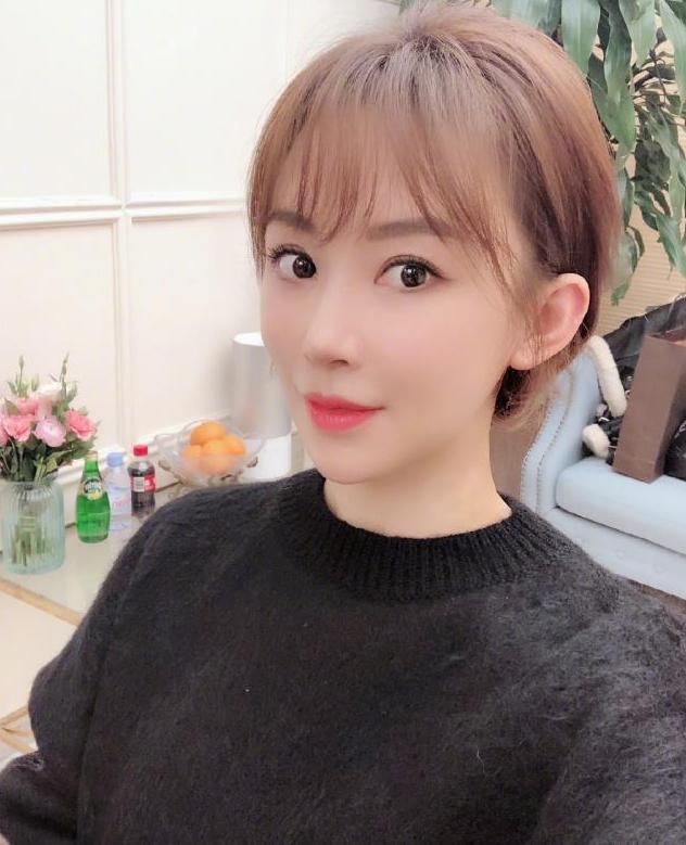 37岁潘晓婷美图,30岁潘晓婷近照