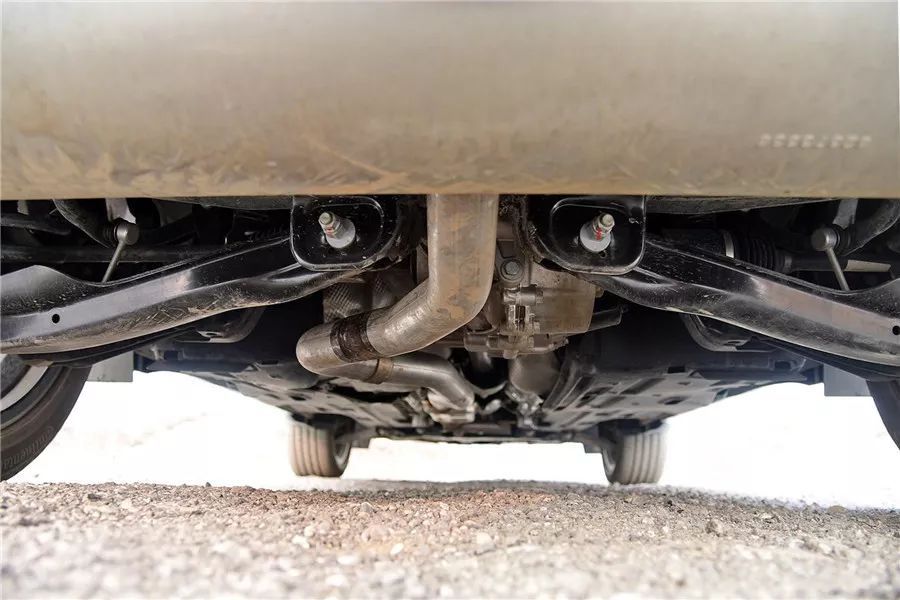 试驾jeep自由光2.0自吸,新款jeep自由光探享版越野视频