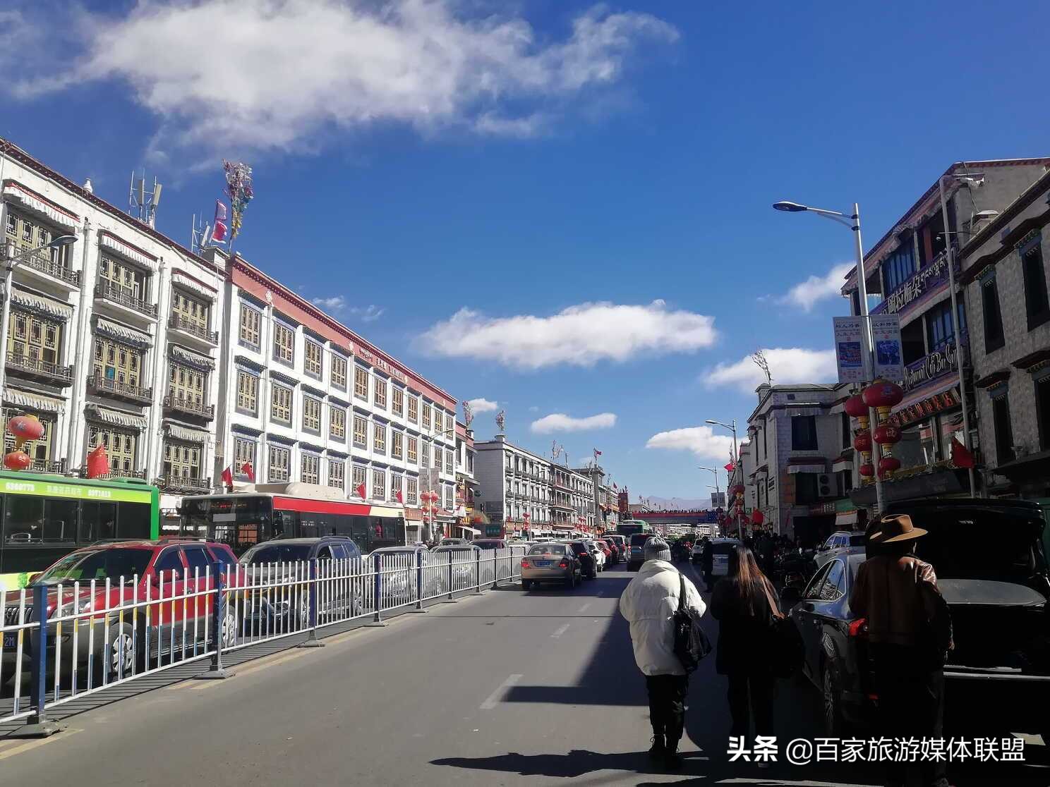 藏民门口旗帜代表什么,藏民挂满彩旗的是啥