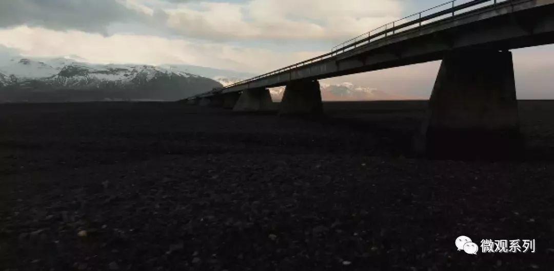 一条冰川的悲歌，与一个国家的*都迁**