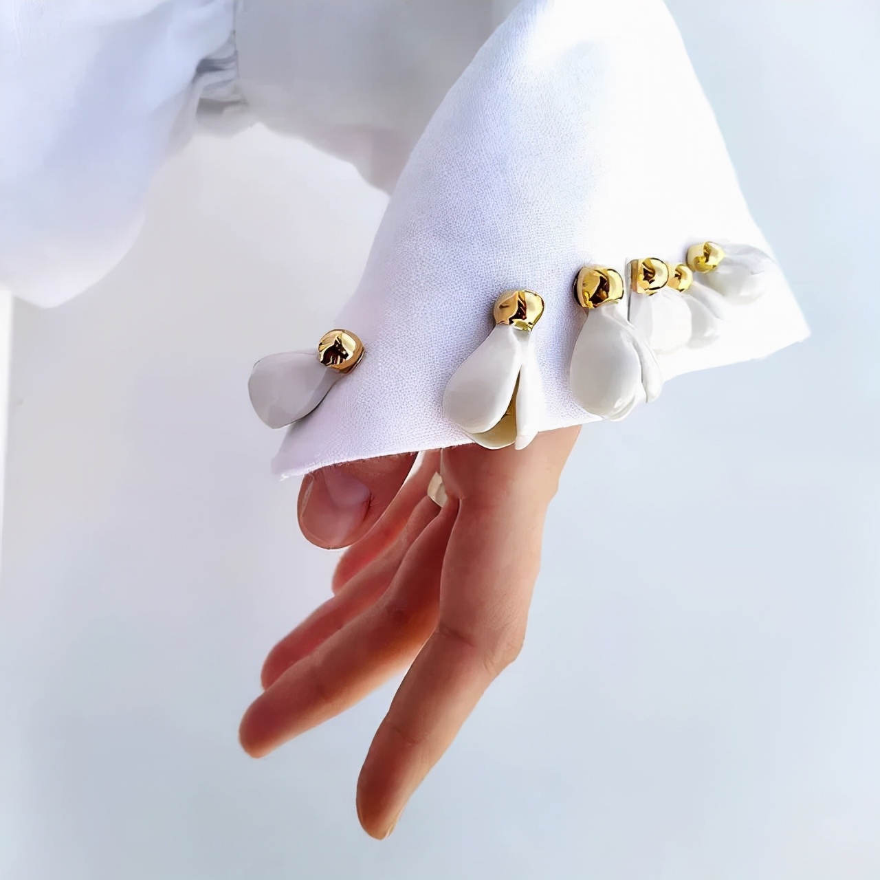 宝格丽的陶瓷是什么,宝格丽镶钻白陶瓷